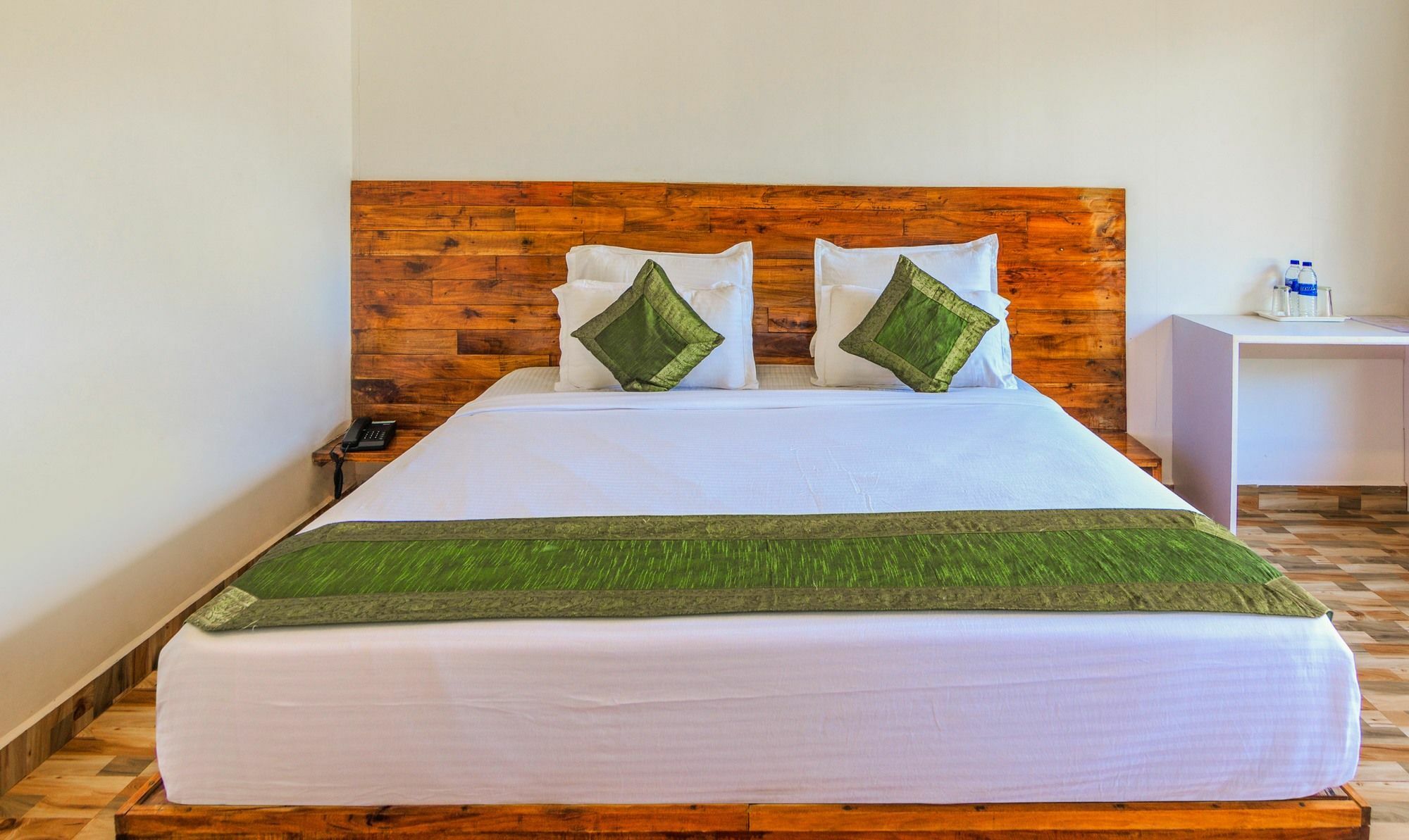 Hotel Treebo Lands End Morjim