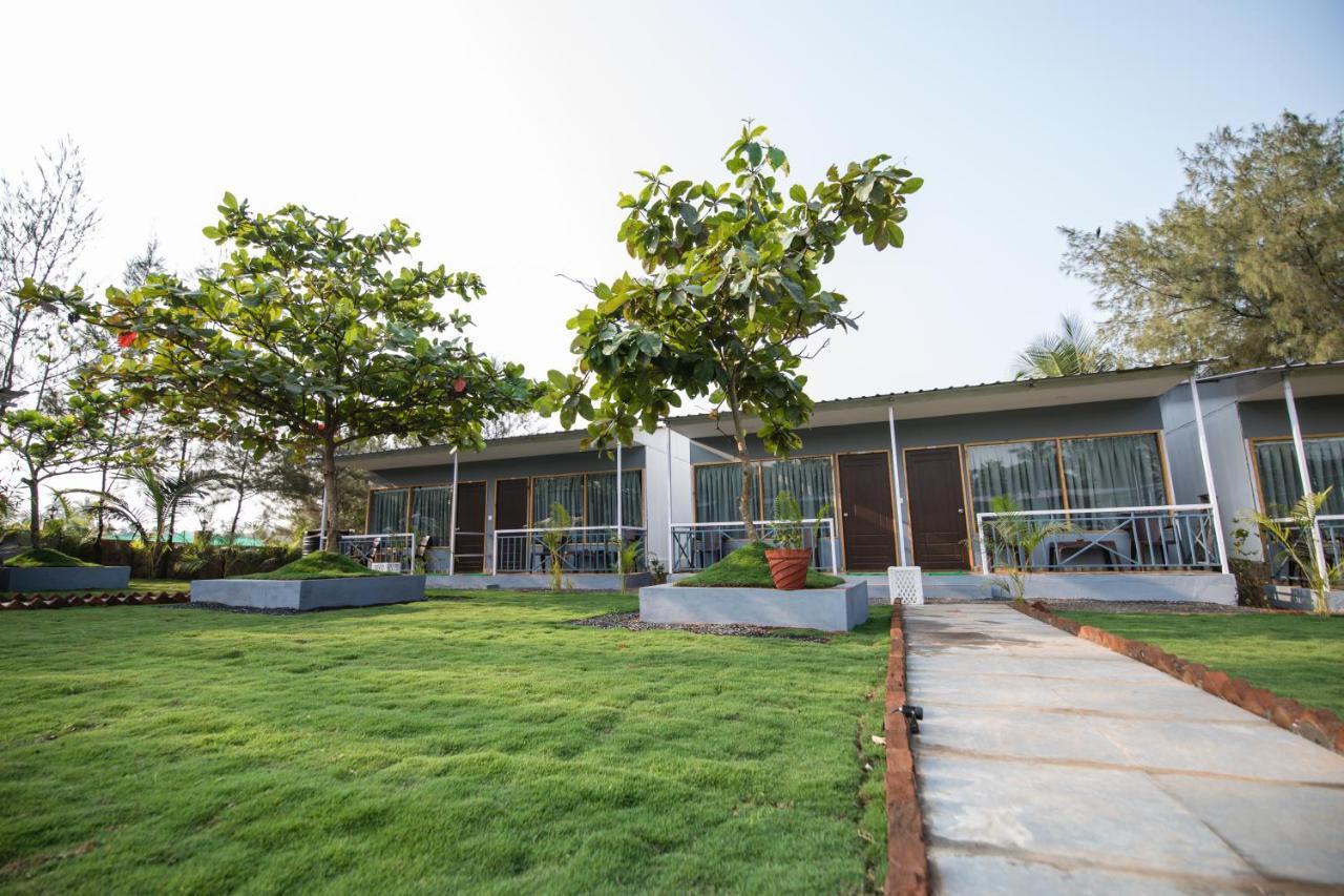 Treebo Lands End Morjim