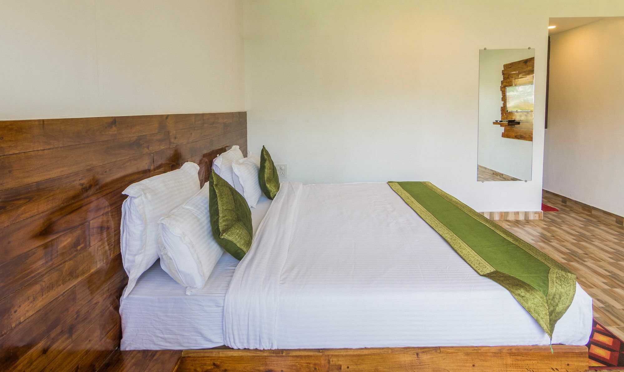 Hotel Treebo Lands End 3*