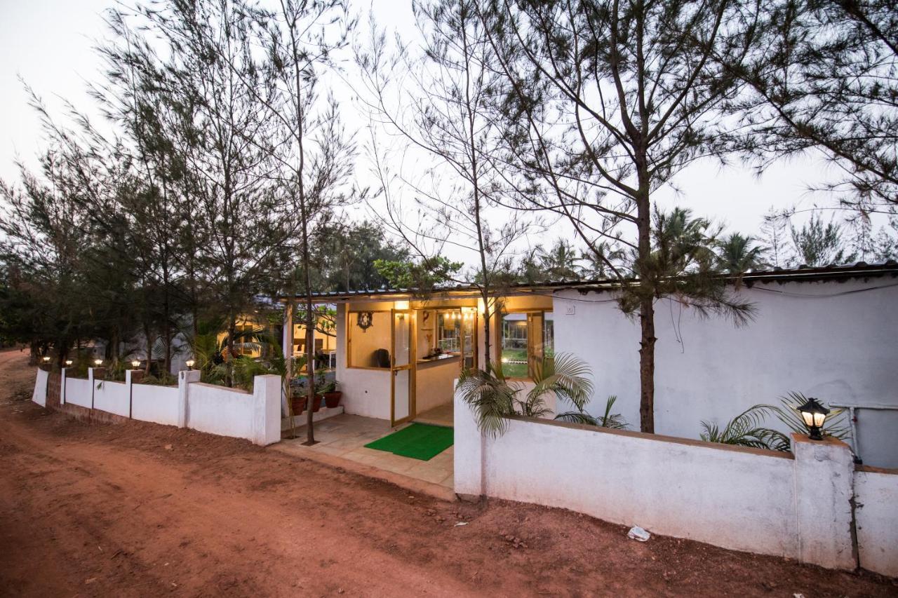 Hotel Treebo Lands End Morjim